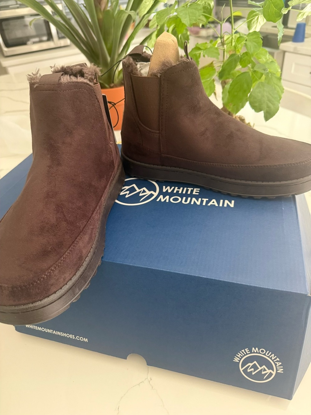 White Mountain Men's Dark Brown Suede Shearling Chelsea Boots